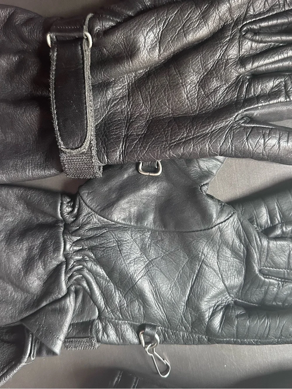 Black Leather motorcycle Gloves with Strap and Clip by First , women’s